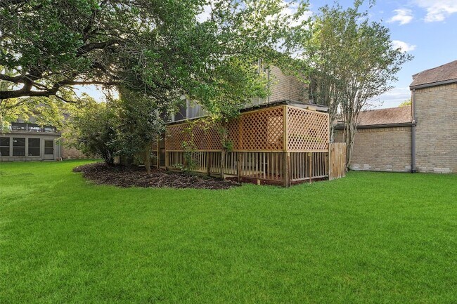 Building Photo - 18118 Lakeside Ln