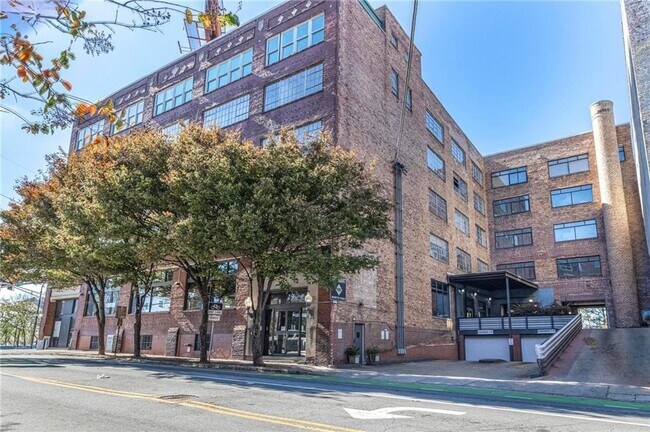 Building Photo - 426 Marietta St NW