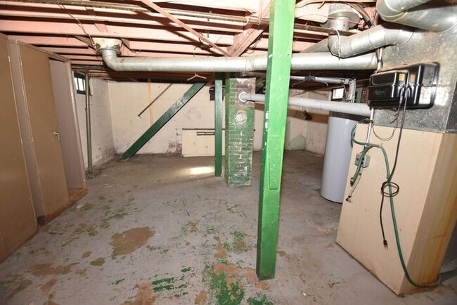 Building Photo - River Park Charming 3 bedroom Single Family Home