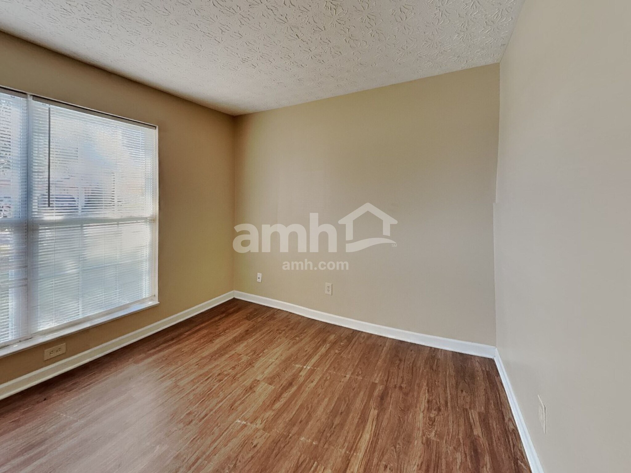 Building Photo - 6104 Lake Freeman Dr