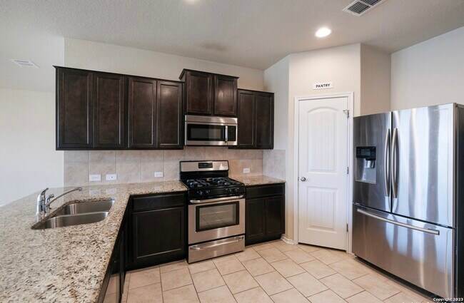 Building Photo - 13819 Murphy Haven