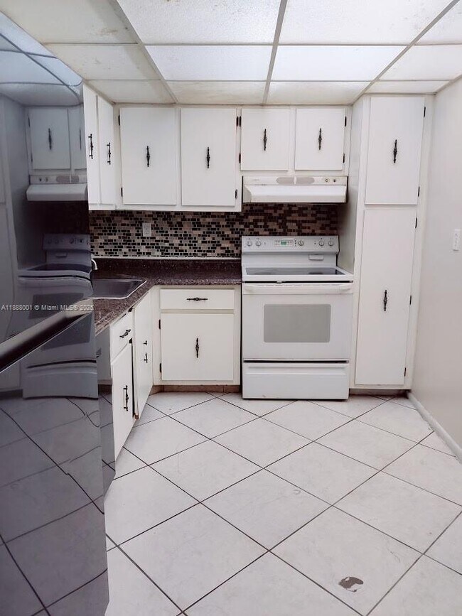 Building Photo - 4384 NW 9th Ave