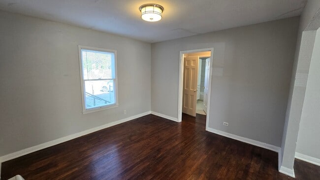 Building Photo - 323 Claremont Ave