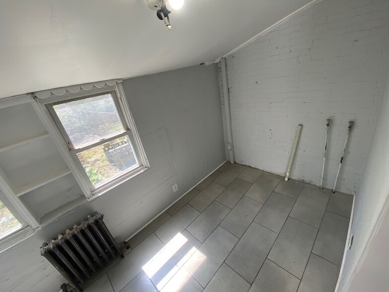Building Photo - 4551 Mulberry St