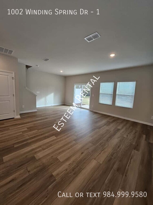 Building Photo - 1002 Winding Spg Dr