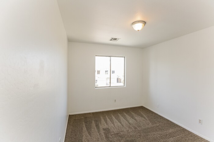 Building Photo - 2241 S 85th Dr