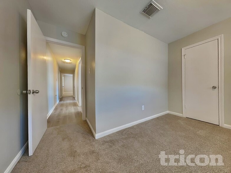 Building Photo - 5503 Jumada Cir