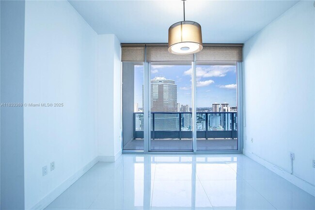 Building Photo - 200 Biscayne Blvd Way