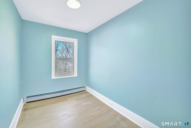 Building Photo - 341 Lincoln St