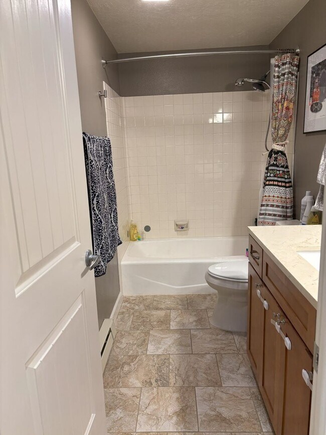 Building Photo - Lease Pending - Victor 3 Bedroom 2 Bath with Large Yard and Garage- Unfurnished