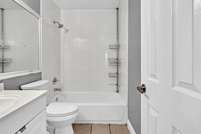 Building Photo - Beautiful 3 bedroom 2 bathroom Home in heart of  Delray Beach