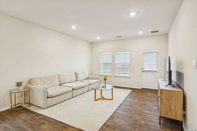 Building Photo - 4550 Meerkat Dr