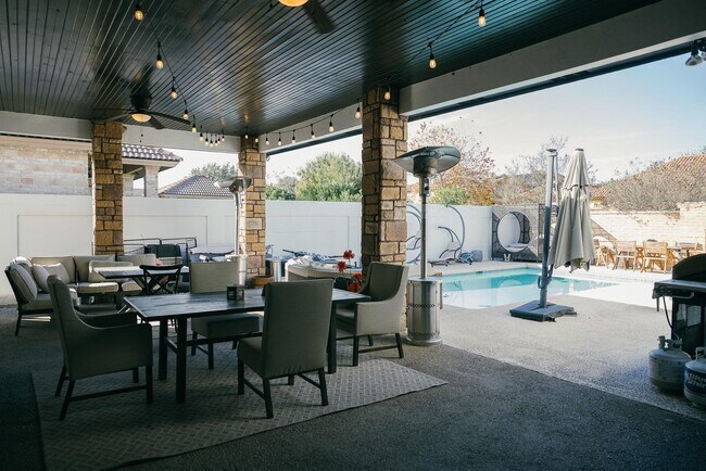 Building Photo - 302 Lake Clark Ct