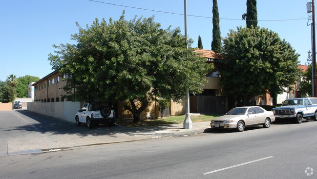 Primary Photo - 14811 Parthenia St