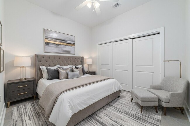 Building Photo - 1011 Studemont St