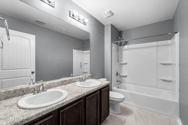 Building Photo - 7119 Riverbrooke St