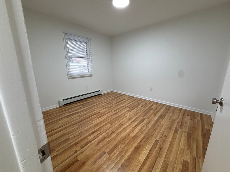 Building Photo - 3993 Sharoden Dr