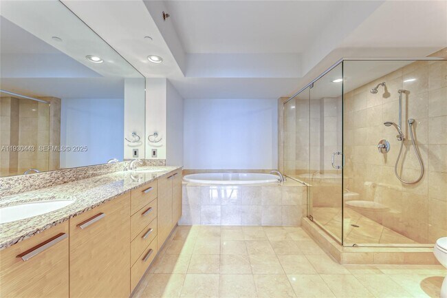 Building Photo - 1830 S Ocean Dr