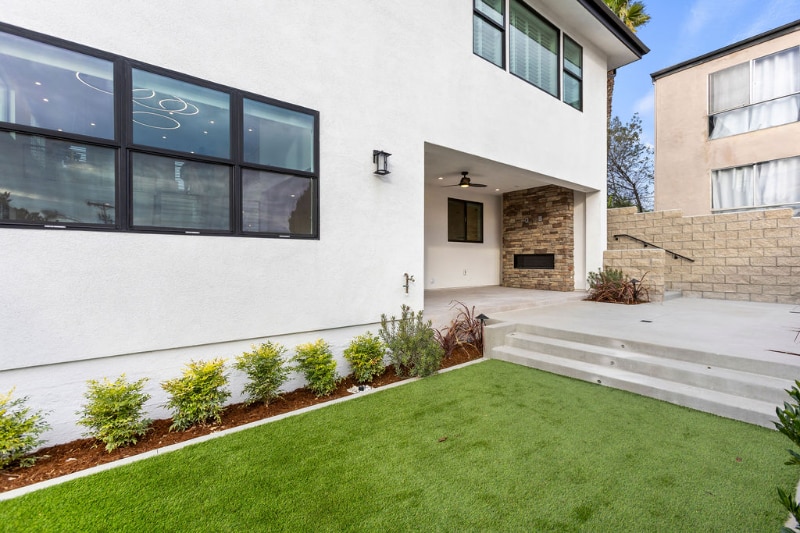 Building Photo - 24722 La Cresta Dr