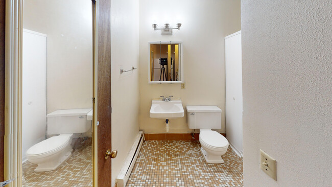 115-E-Studio-Bathroom - The Keystone on Gilman