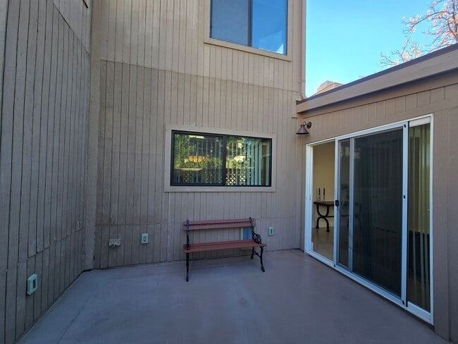 Building Photo - Furnished, 1-Year Long-Term Rental