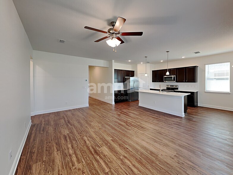 Building Photo - 1178 Sky Lks Dr