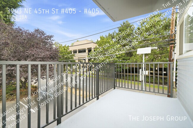 Building Photo - 3903 NE 45th St