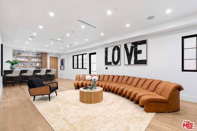 Building Photo - 2565 Patricia Ave