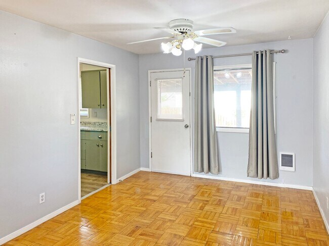 Building Photo - Charming Single Level 3 Bedroom in Adair V...