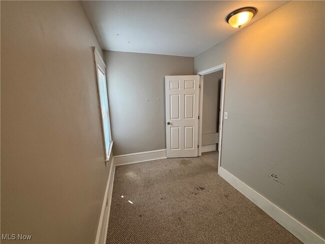 Building Photo - 1481 Robinwood Ave