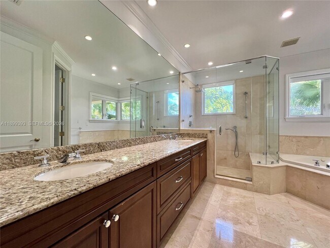 Building Photo - 573 Satinwood Dr