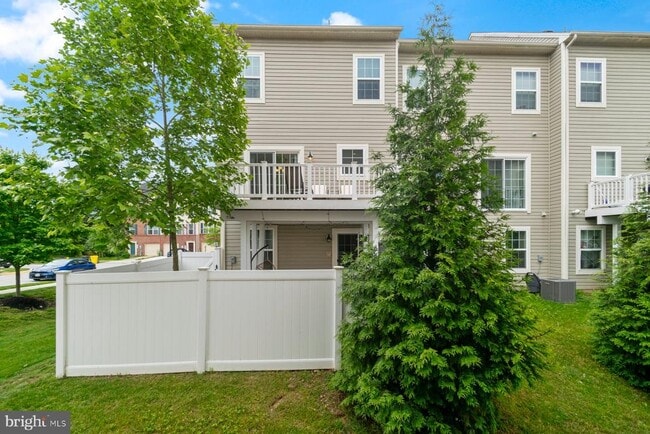 Building Photo - 7469 Tanyard Knoll Ln