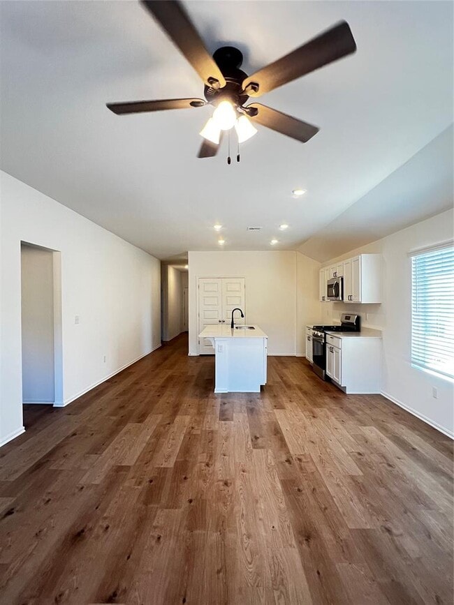 Building Photo - 3433 Little Creek Dr