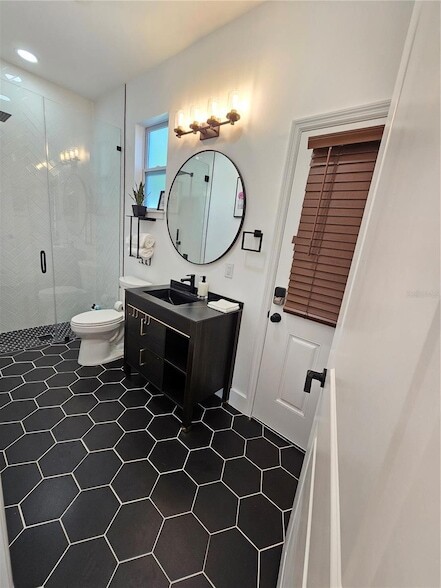 Building Photo - 2075 Jewell Ave