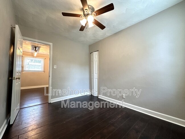 Building Photo - 809 Cambridge Ave