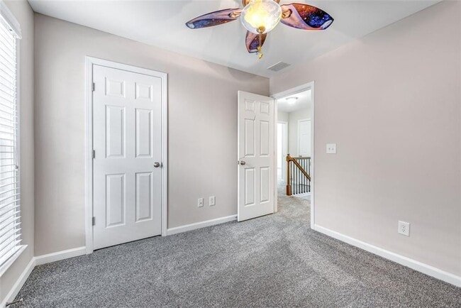 Building Photo - 268 Balaban Cir