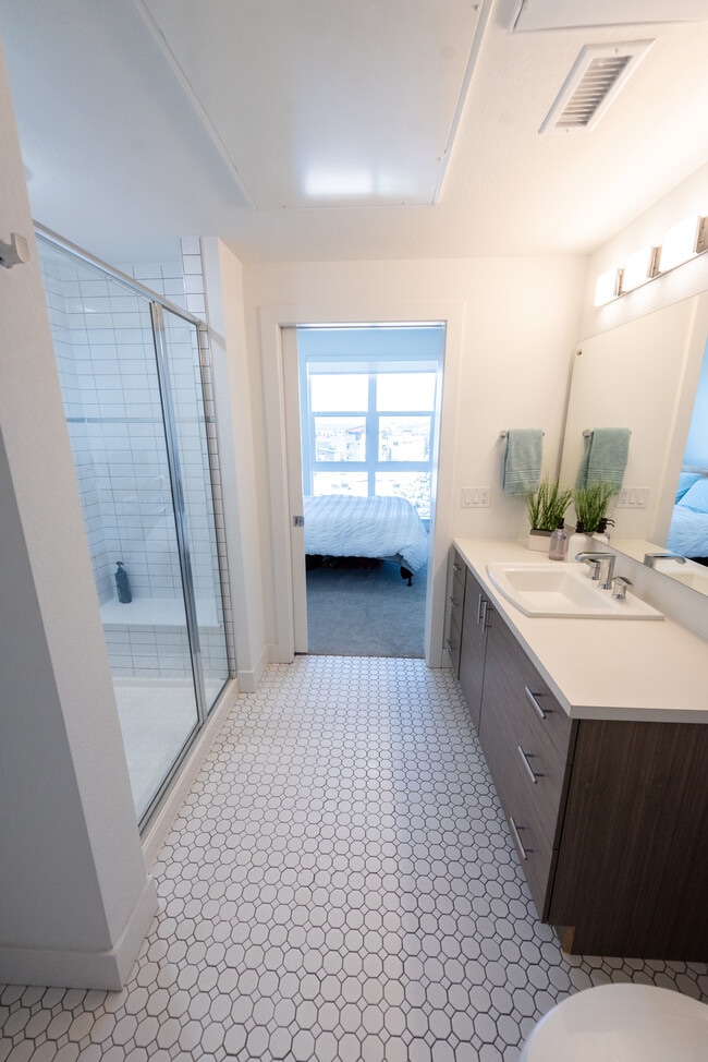 Building Photo - 3500 S Corona St