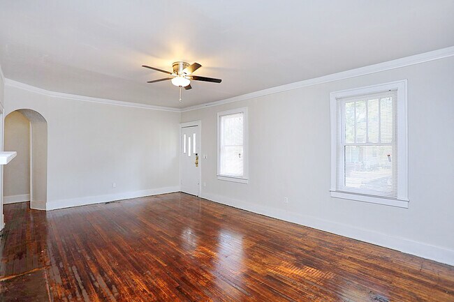 Building Photo - Renovated Single Family