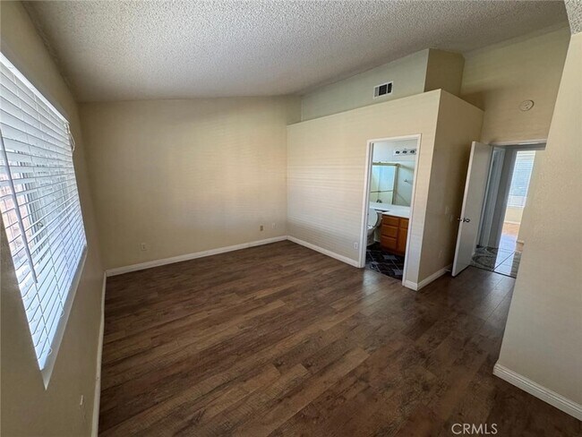 Building Photo - 1229 Onyx Dr