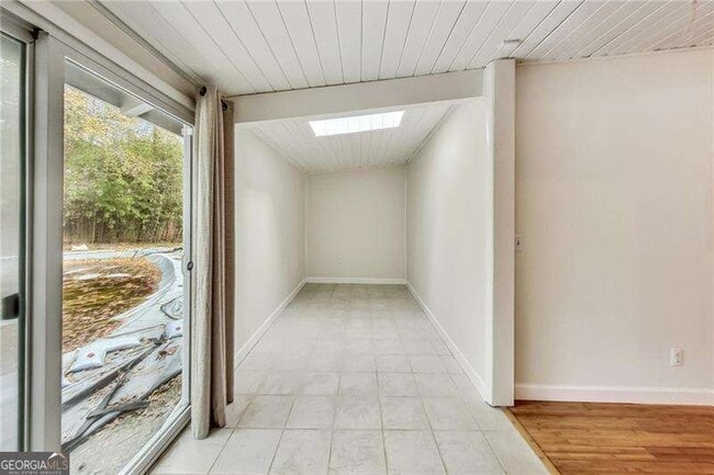 Building Photo - 3121 Lynnray Dr