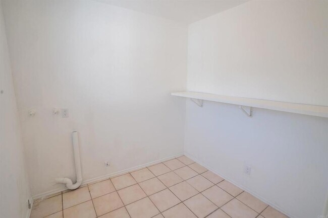 Building Photo - 164 Tremont St