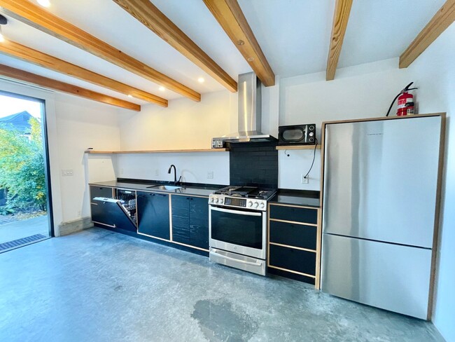 Building Photo - 2BR/1BA Potrero Hill Contemporary Residenc...