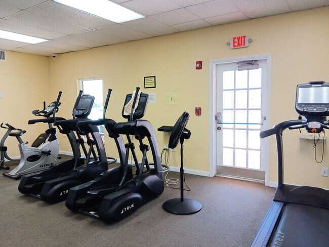 Building Photo - Stunning views, great amenities for 55+ re...