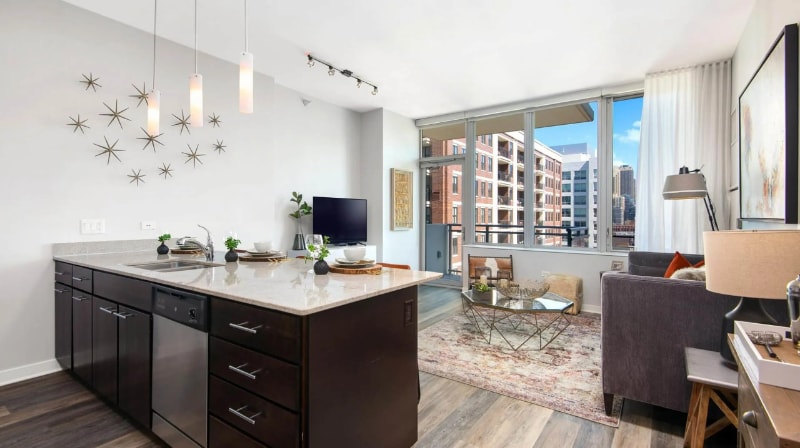 Building Photo - 640 W Huron St