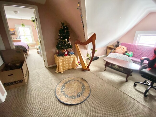 Building Photo - 34 Colchester Ave