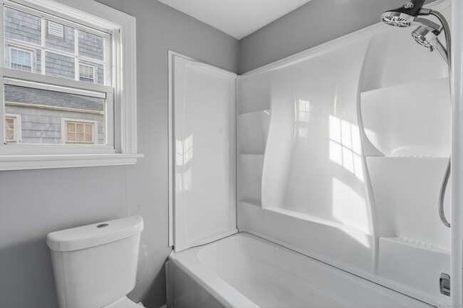 Building Photo - 37 1/2 South St