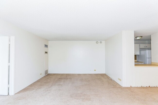 Building Photo - Aloha Towers - 2 bedroom, 2 bath corner unit with 1 covered parking stall