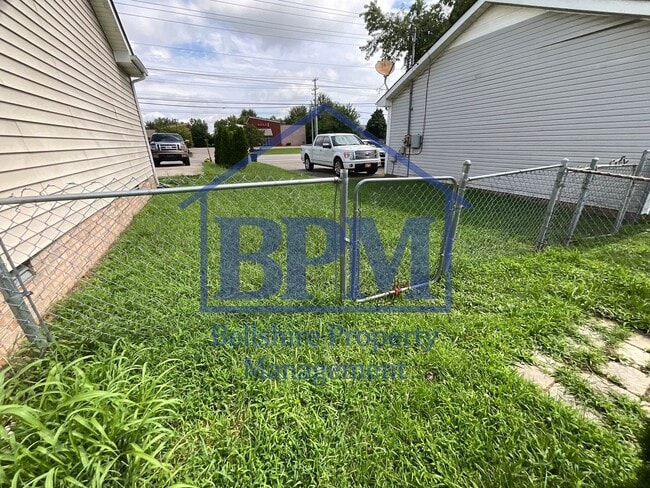 Building Photo - Completely Renovated 3 Bed, 2 Bath Home in...