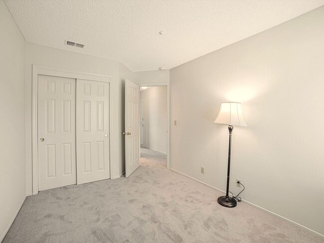 Building Photo - 3428 Smoketree Commons Dr