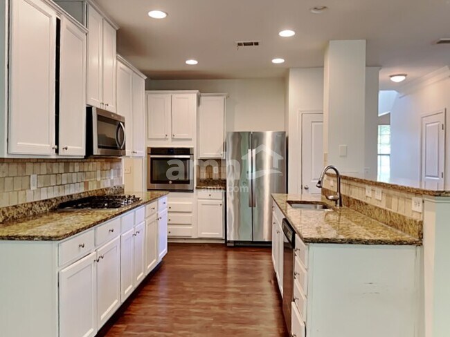 Building Photo - 781 Sonoma Dr SW